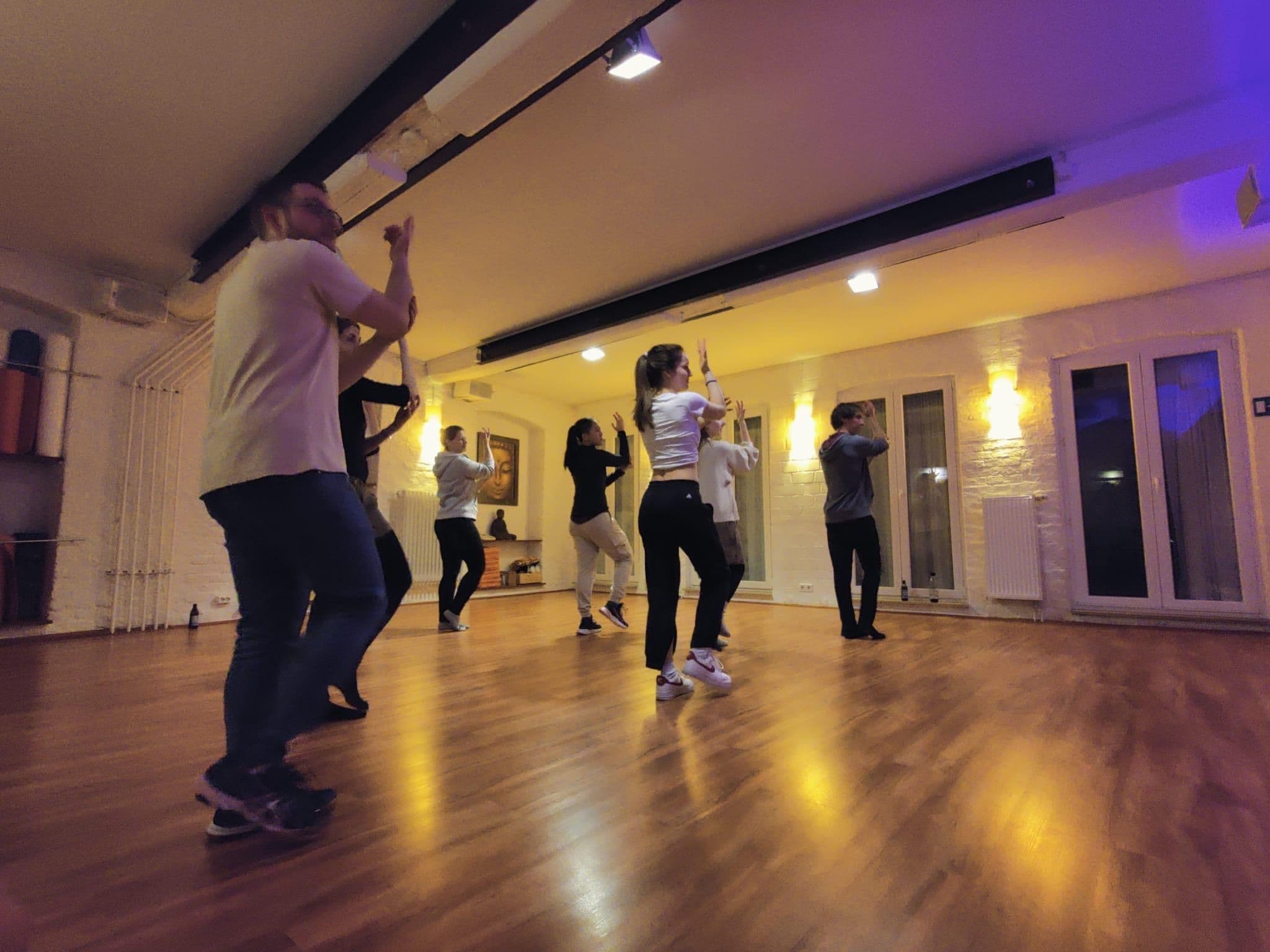 Gruppenfoto der bailastudio Tanz-Community